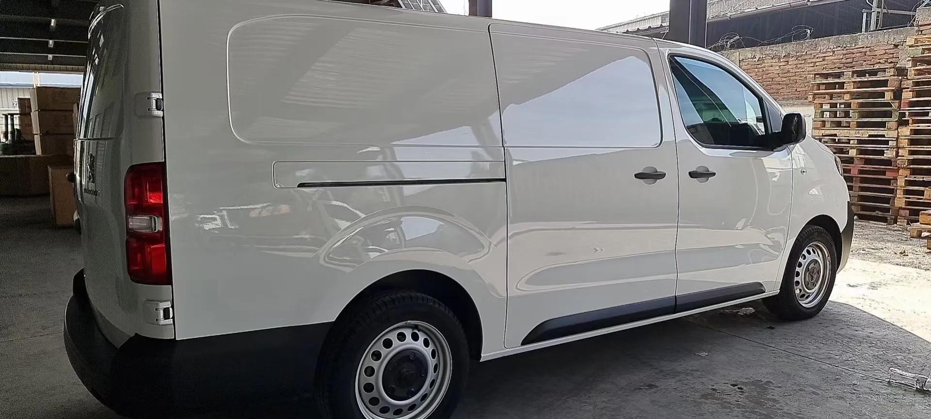 在智利买的第一辆标致商务修改版货车。国外生活分享