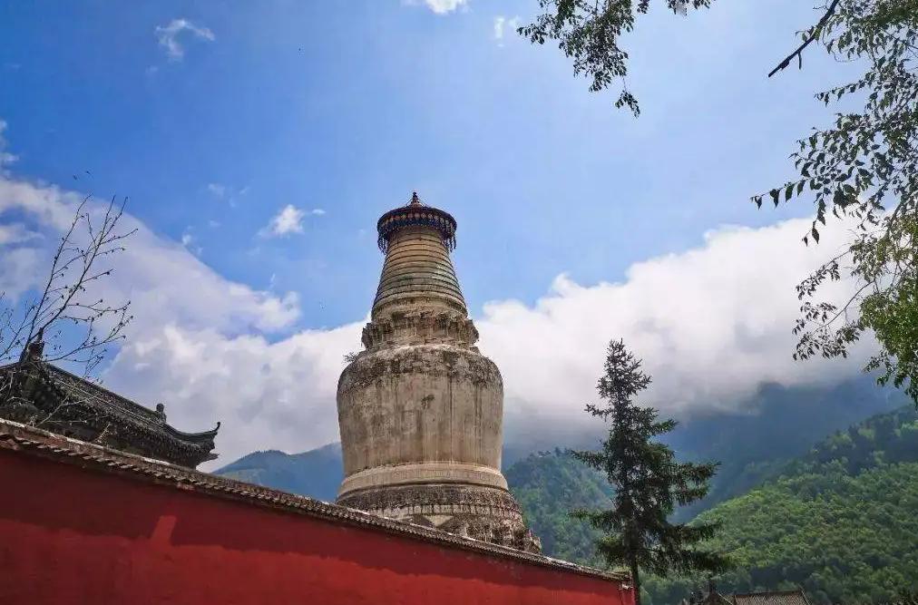 93年五台山出现的佛光,五台山老和尚圆寂天现异象