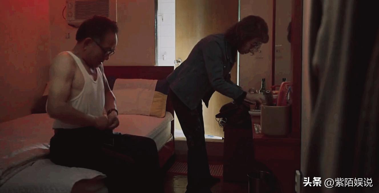 疫情、贫穷、还是“性”？让韩国大妈走上街头*身卖**求生