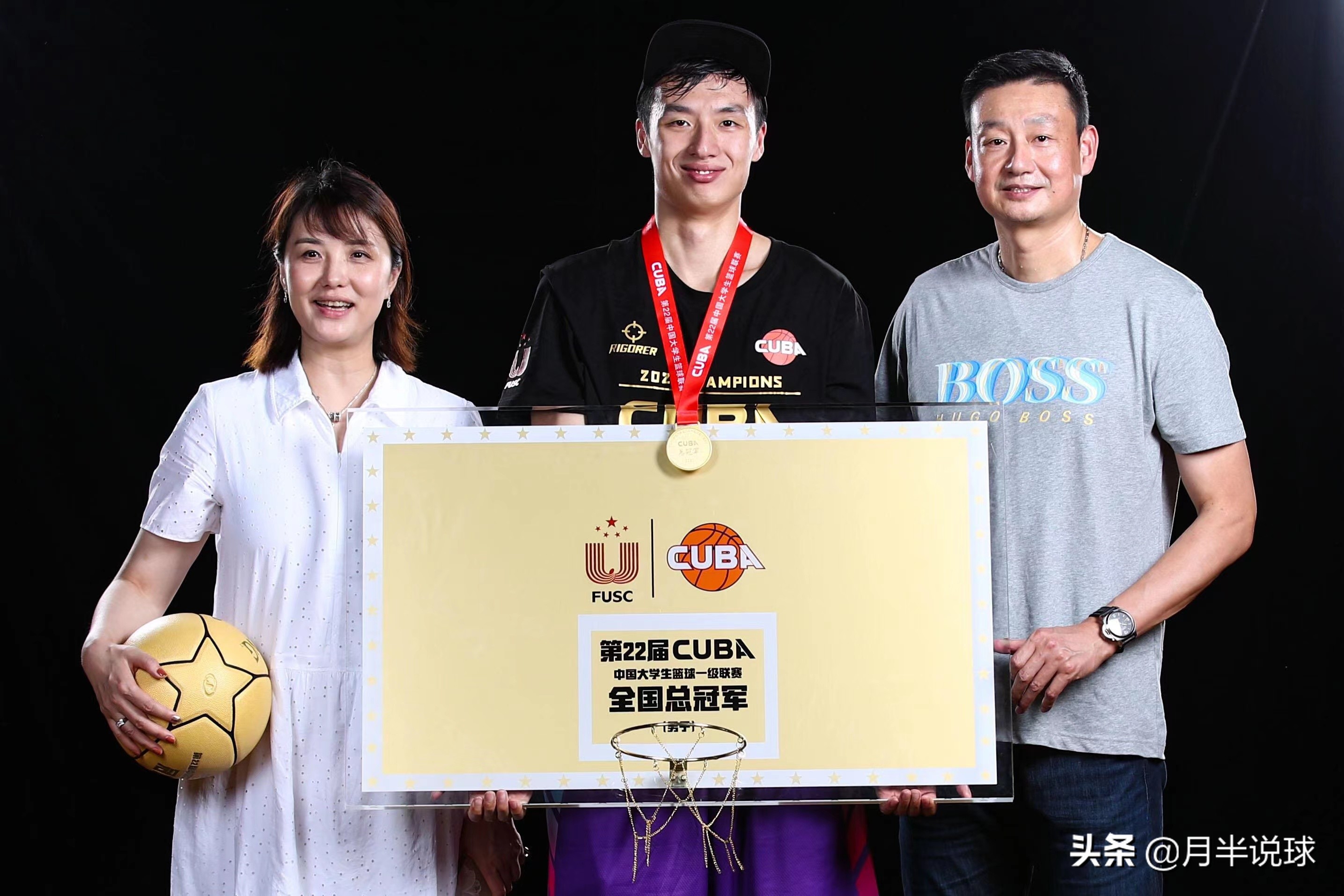 巩晓彬二儿子打球视频,男篮十大球星之巩晓彬