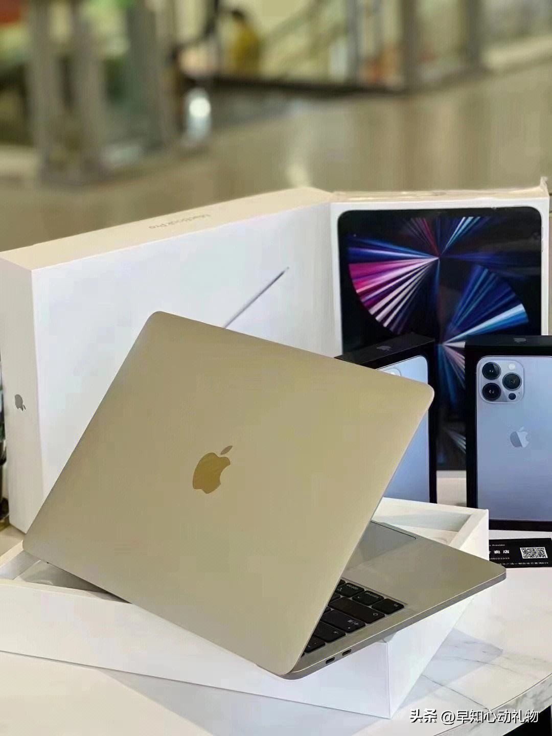 送十八岁女儿什么生日礼物合适,送女儿18岁生日礼物送什么好呢