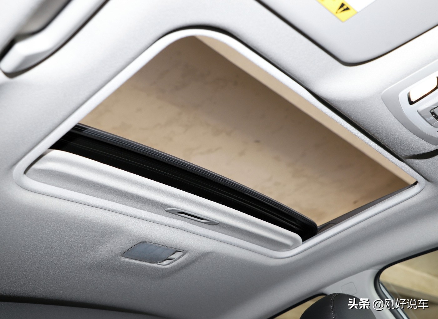 轩逸的销量都是经典款撑起来的吗,轩逸2022款悦享版车优缺点