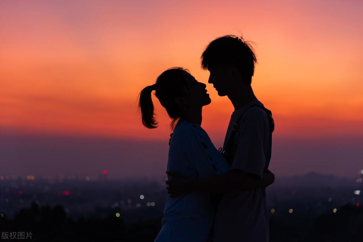 爱情和谈恋爱的区别是什么,恋爱和恋爱有什么区别