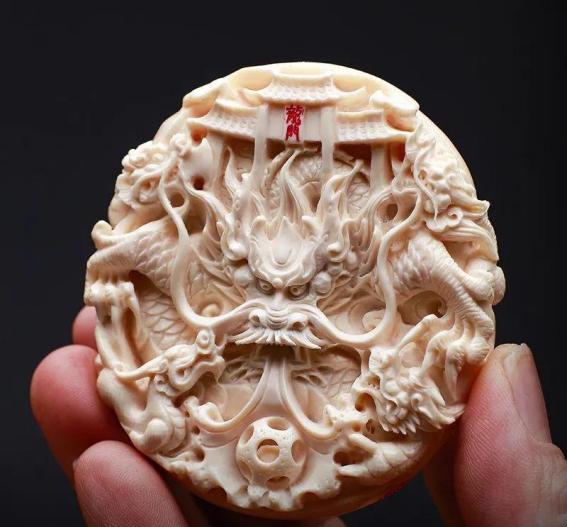 蜜蜡和猛犸哪个收藏价值高,猛犸单个牙收藏价值高吗