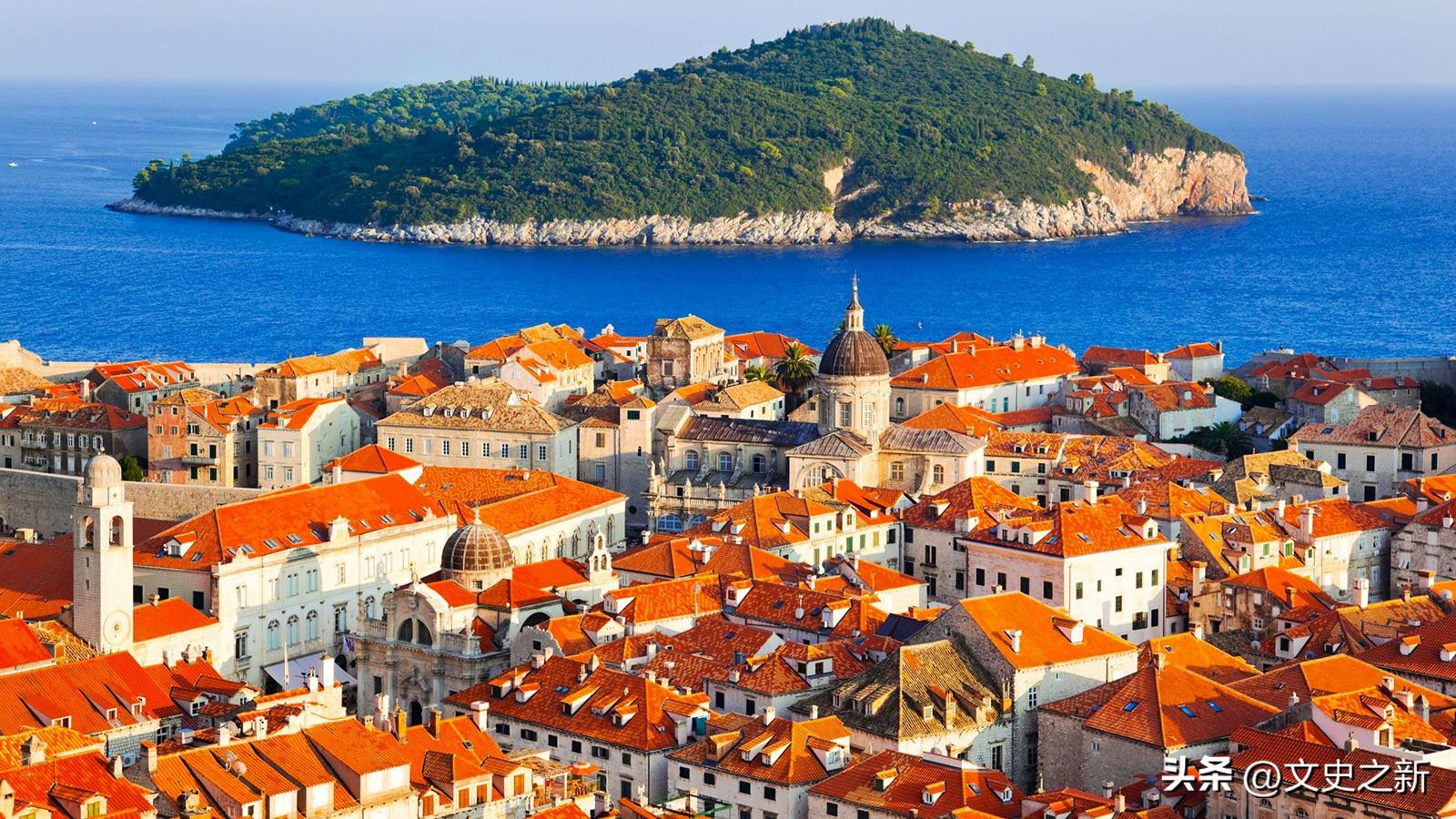 科琳达身材,克罗地亚美女总统亲自助阵世界杯