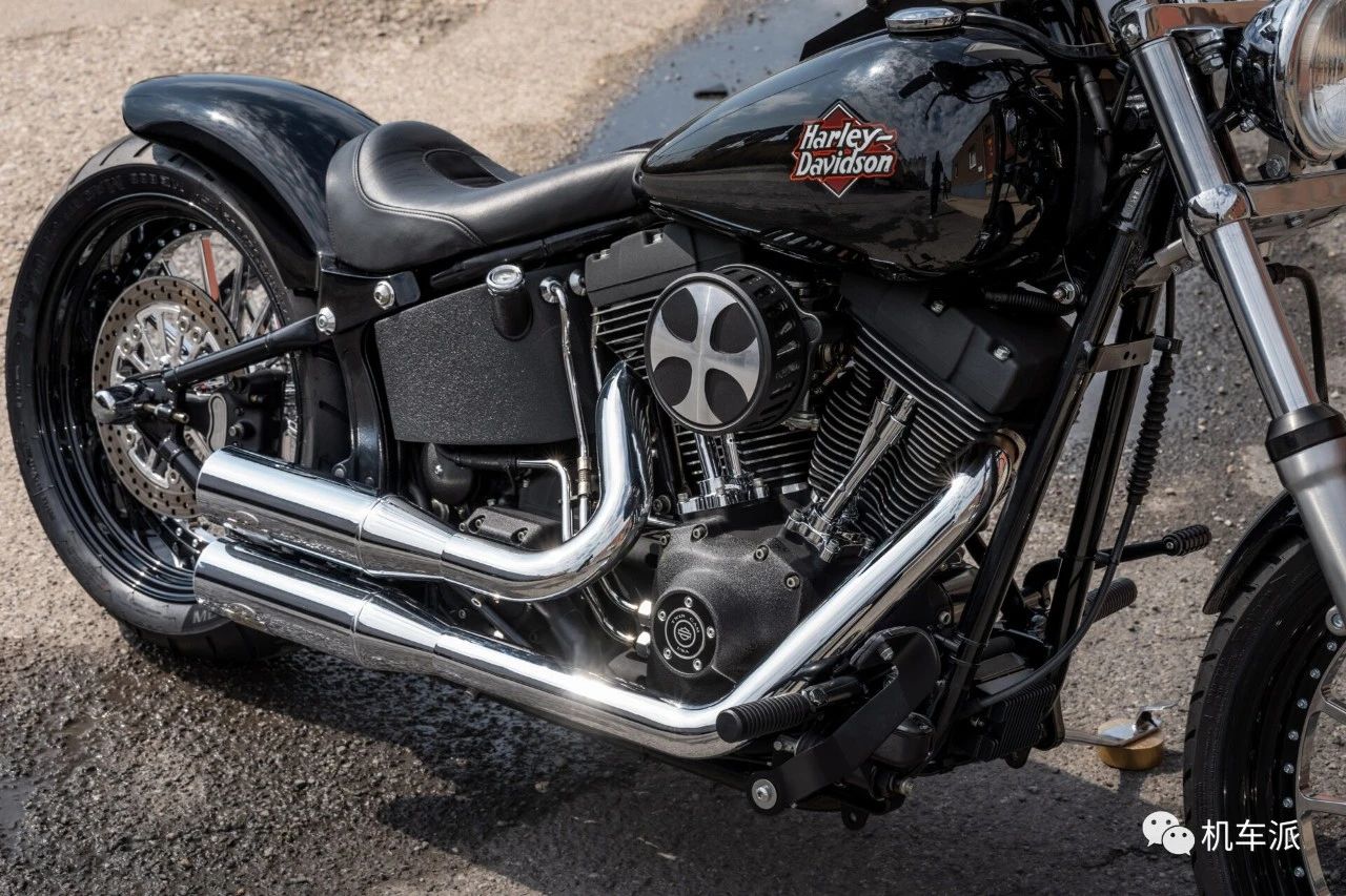 哈雷夜路德定制版改装案例,哈雷夜行者旅行改装