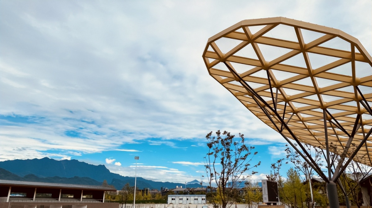 云端万汇助力教学，守得云开终见月明