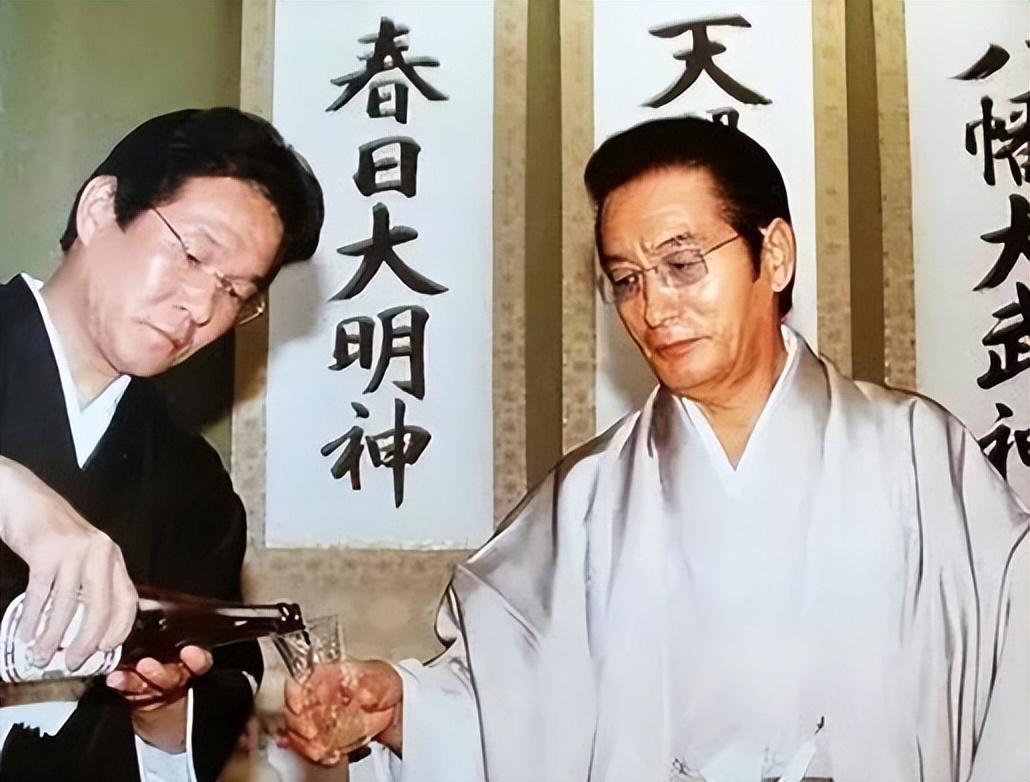 68岁日本黑帮老大不满下身尺寸，手术失败刺杀女护士，后来怎样了