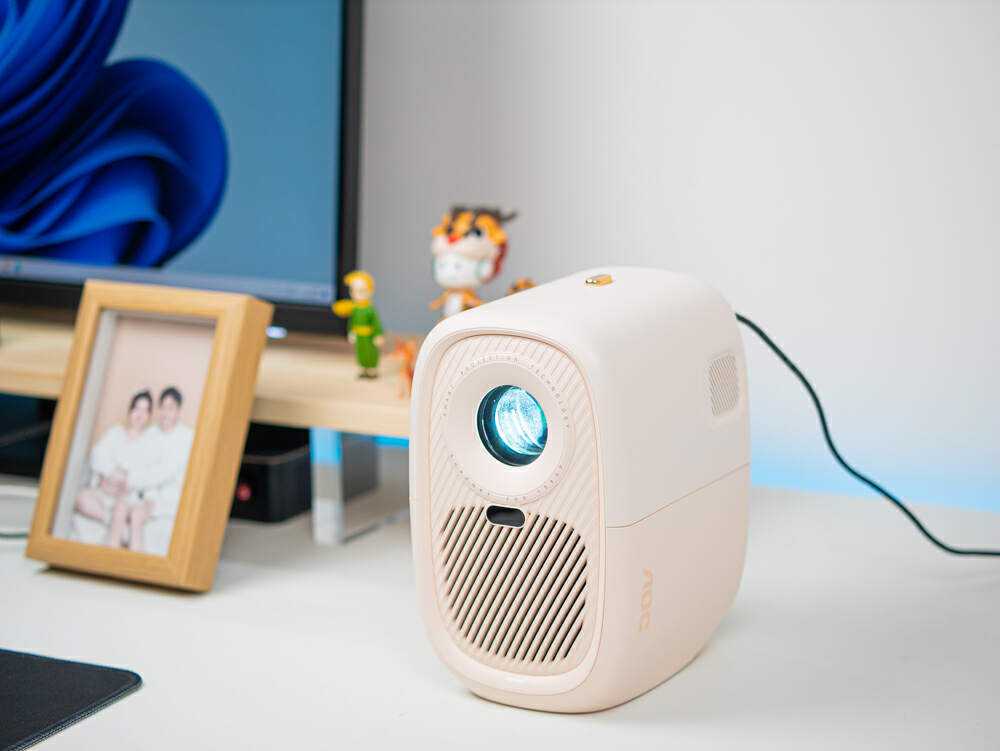 aoc智能投影仪a1max真实亮度测评,aoca1真实亮度