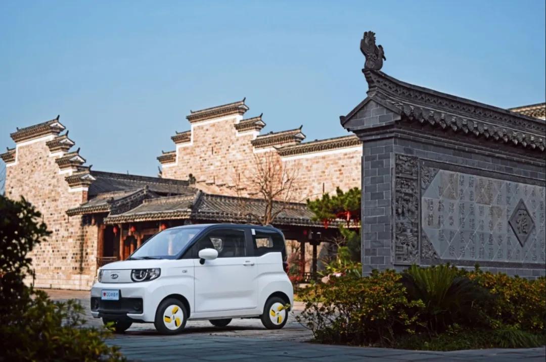 奇瑞qq冰淇淋和mini对比,五菱宏光mini和奇瑞冰淇淋选哪个