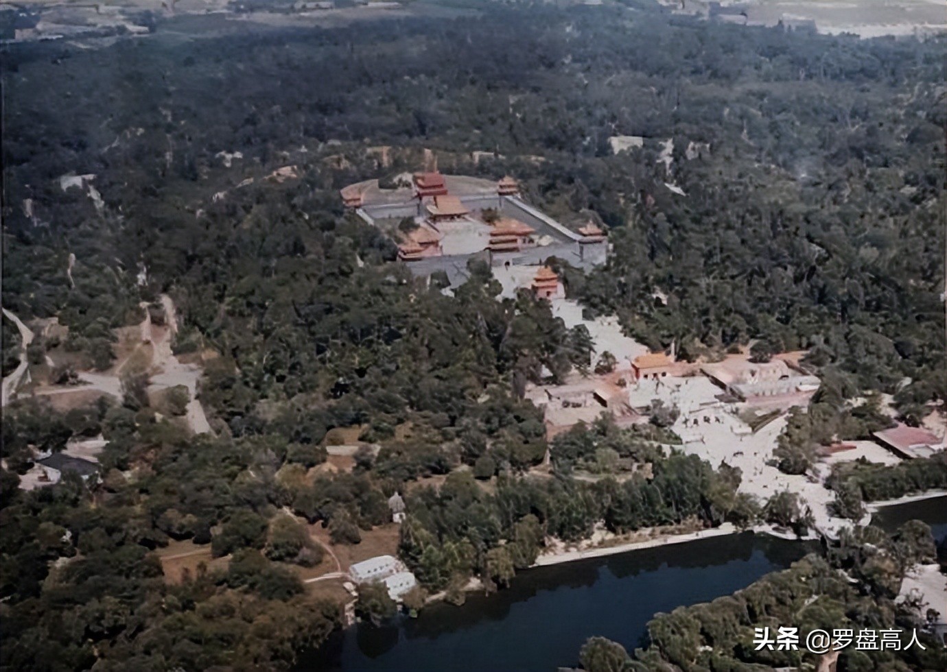 80年代沈阳老工厂大门照片,沈阳90年代铁西308大院老照片