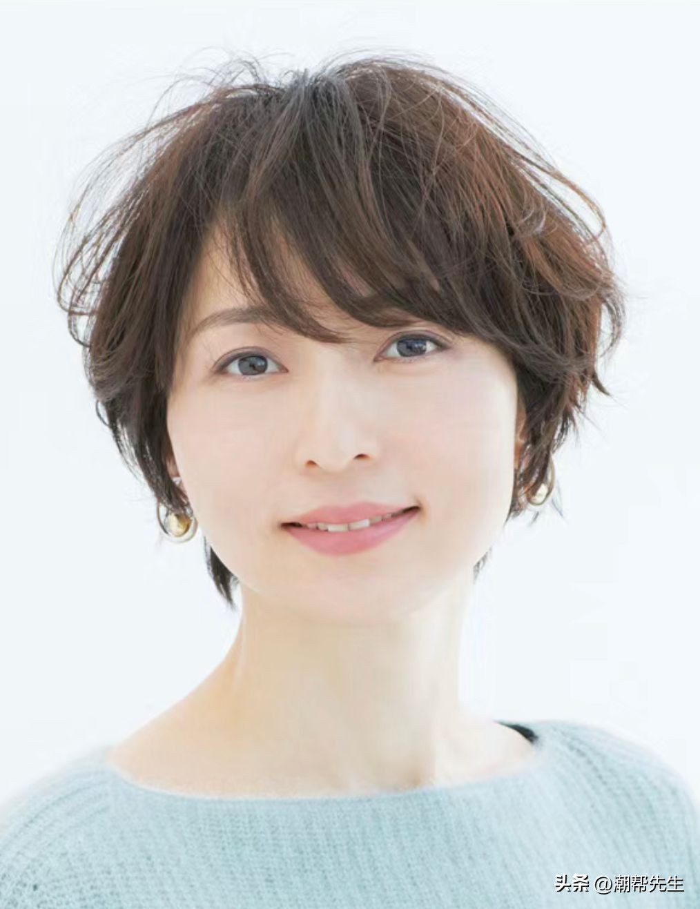 日式短发发型40-50岁,女性自来卷适合的短发造型