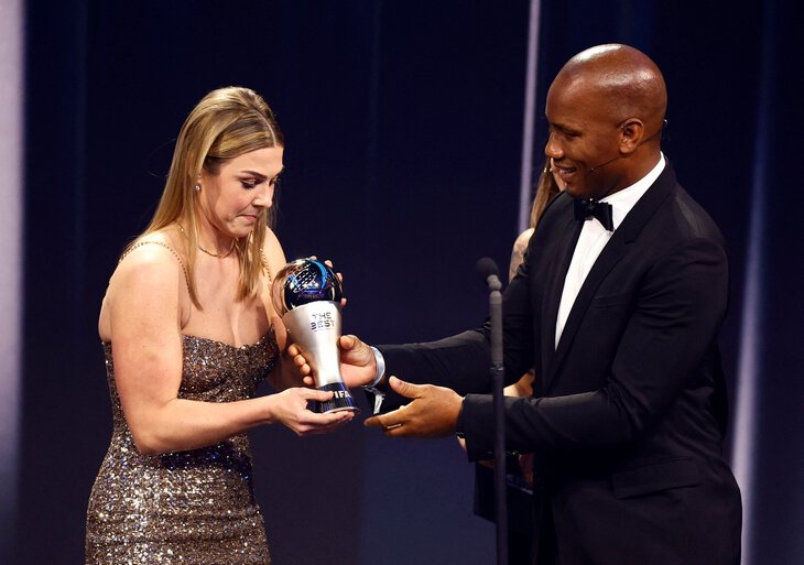 黑酷梅西，粉红摩根，国际足联颁奖典礼上的足坛时尚圈