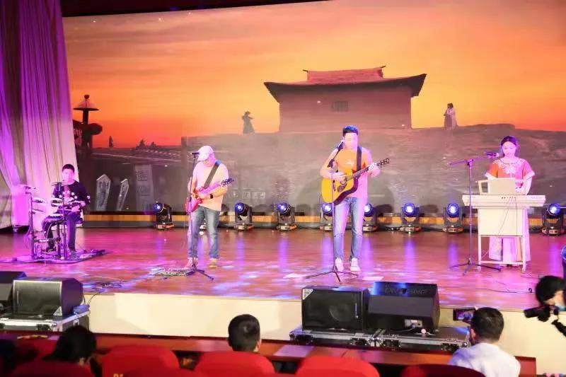 归来梦起航石家庄市第二十七中学教职工载歌载舞开启“归来梦起航”主题元旦联欢会