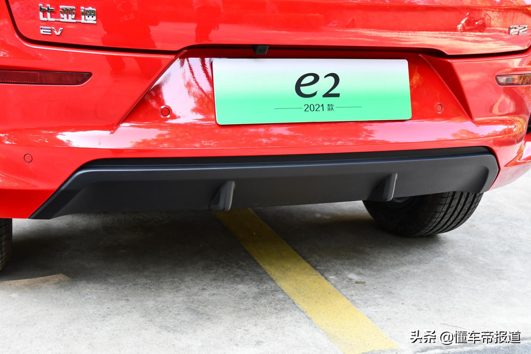 新能源比亚迪e2汽车测评,全新比亚迪e2到店实拍