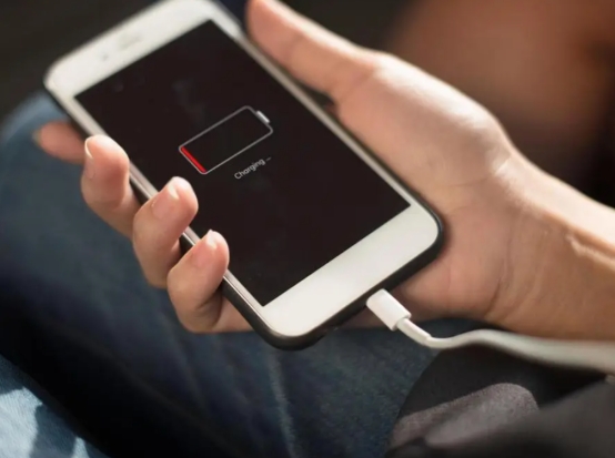 正确充电让手机寿命延长十倍,手机是每天充电还是用完了才充电