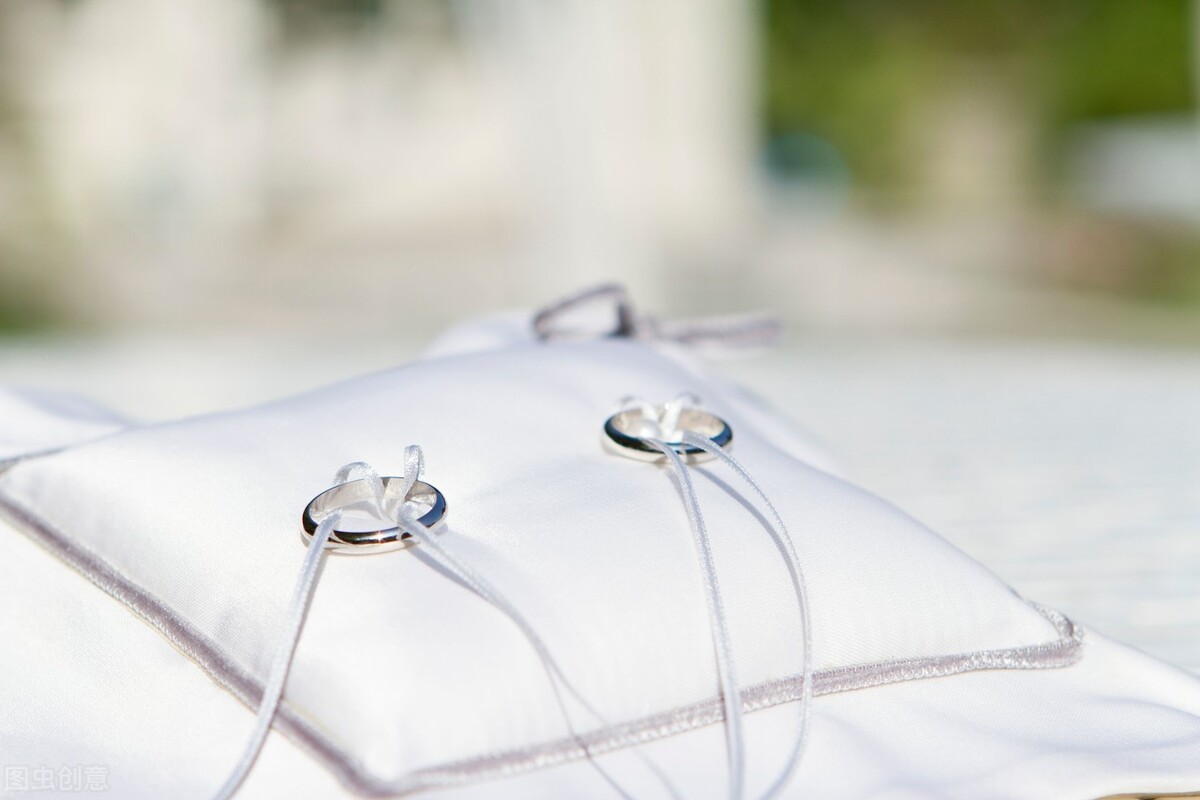 独生子女怎么照顾双方父母,独生女结婚后怎么照顾父母