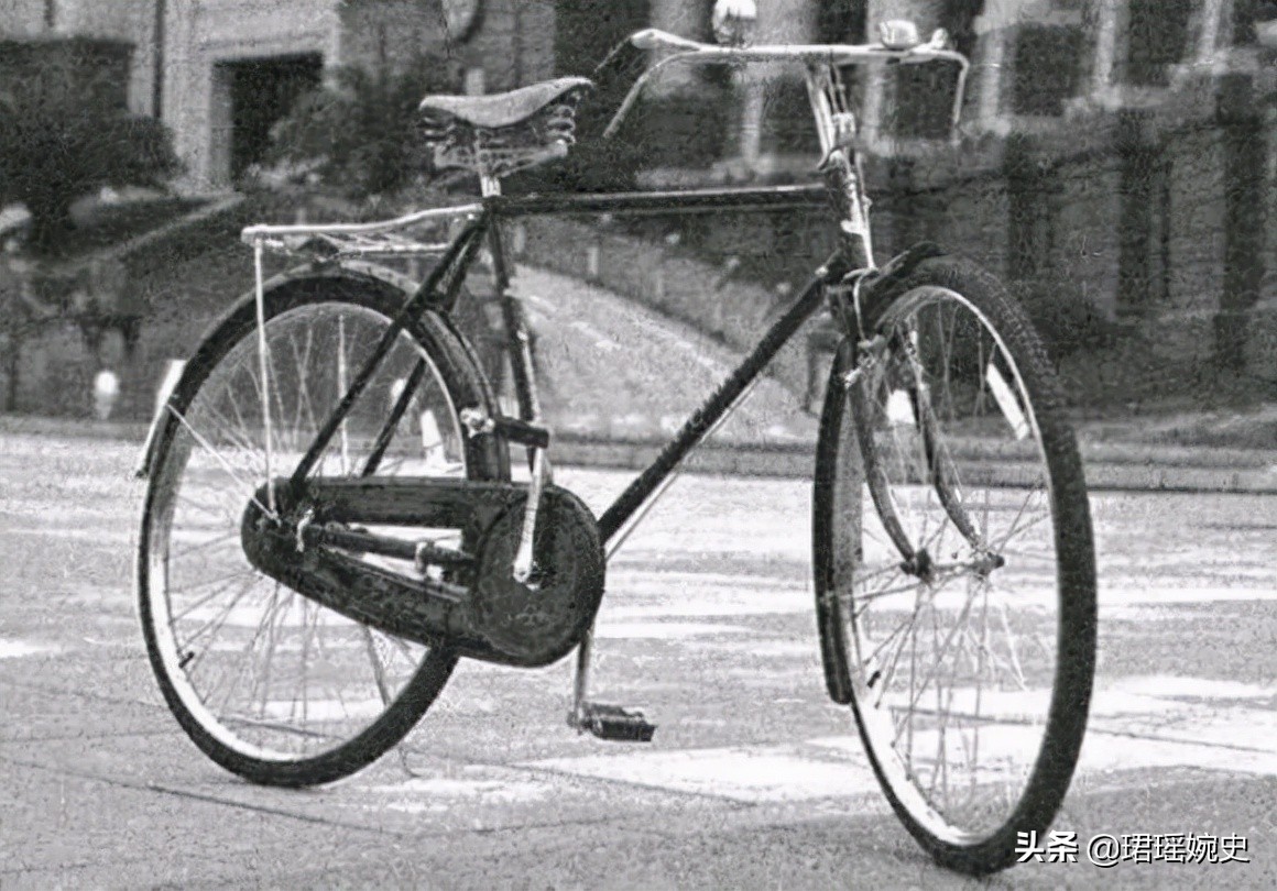 90年代凤凰自行车价格300元,70年代一台凤凰牌自行车