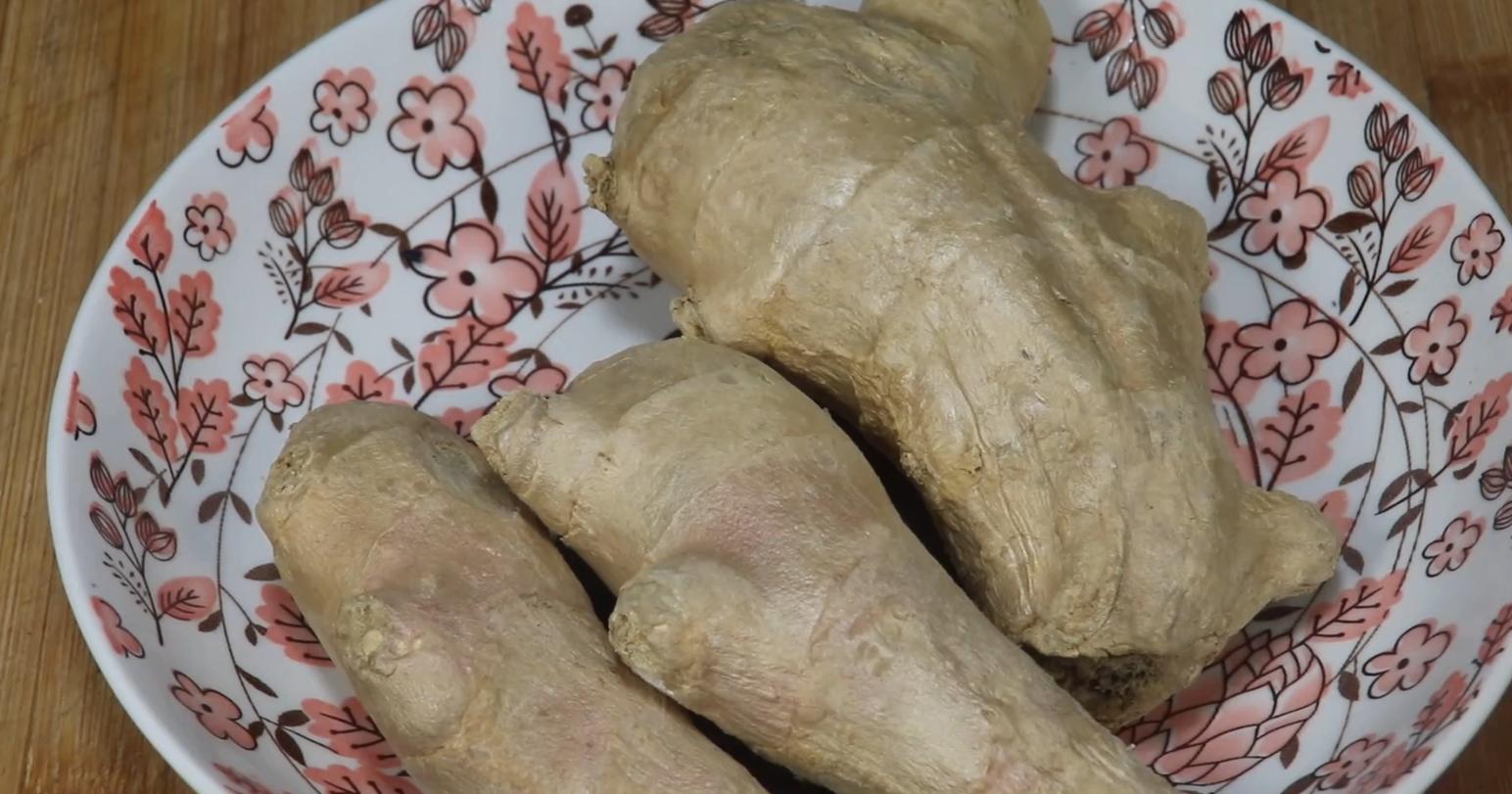 生姜能够在绞肉机里绞吗,生姜加水放入绞肉机打碎