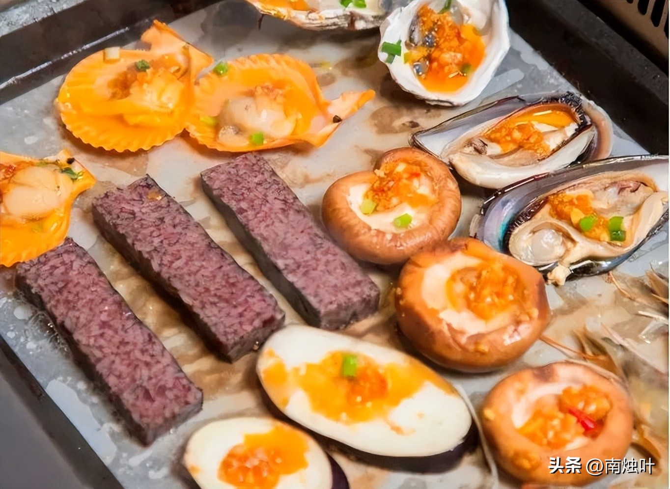 头发稀疏有什么办法让头发变浓密,头发自然卷又稀疏秃头怎么办