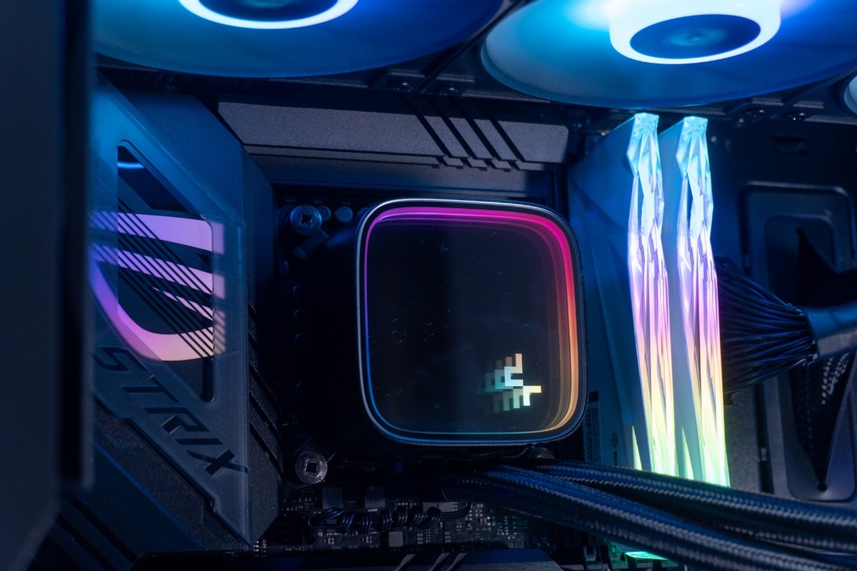 一键开启XMP，频率立刻翻倍6400，影驰星曜D5内存尝鲜