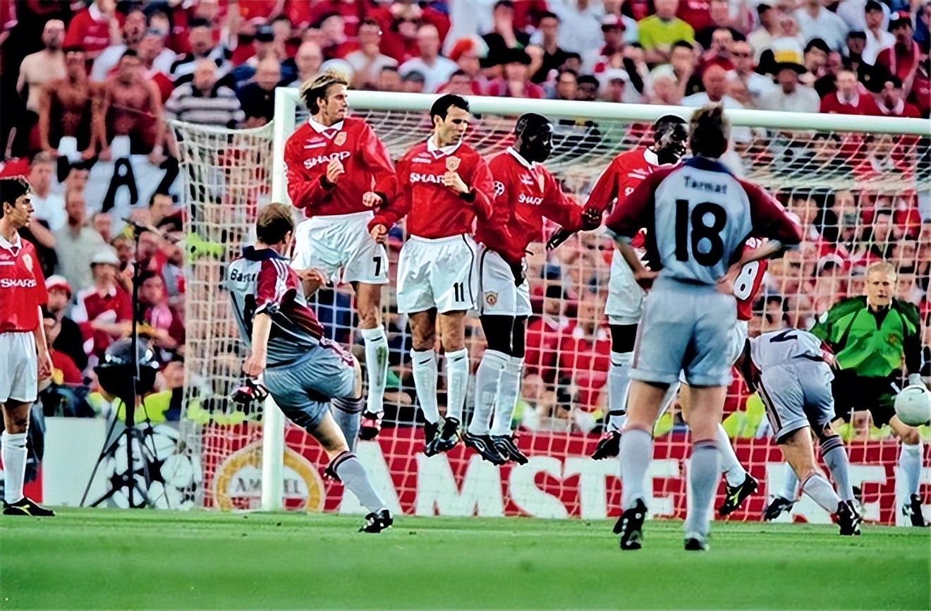 错过尤文，惹怒拜仁，还得罪了三任德国队主帅，德甲金靴不够职业