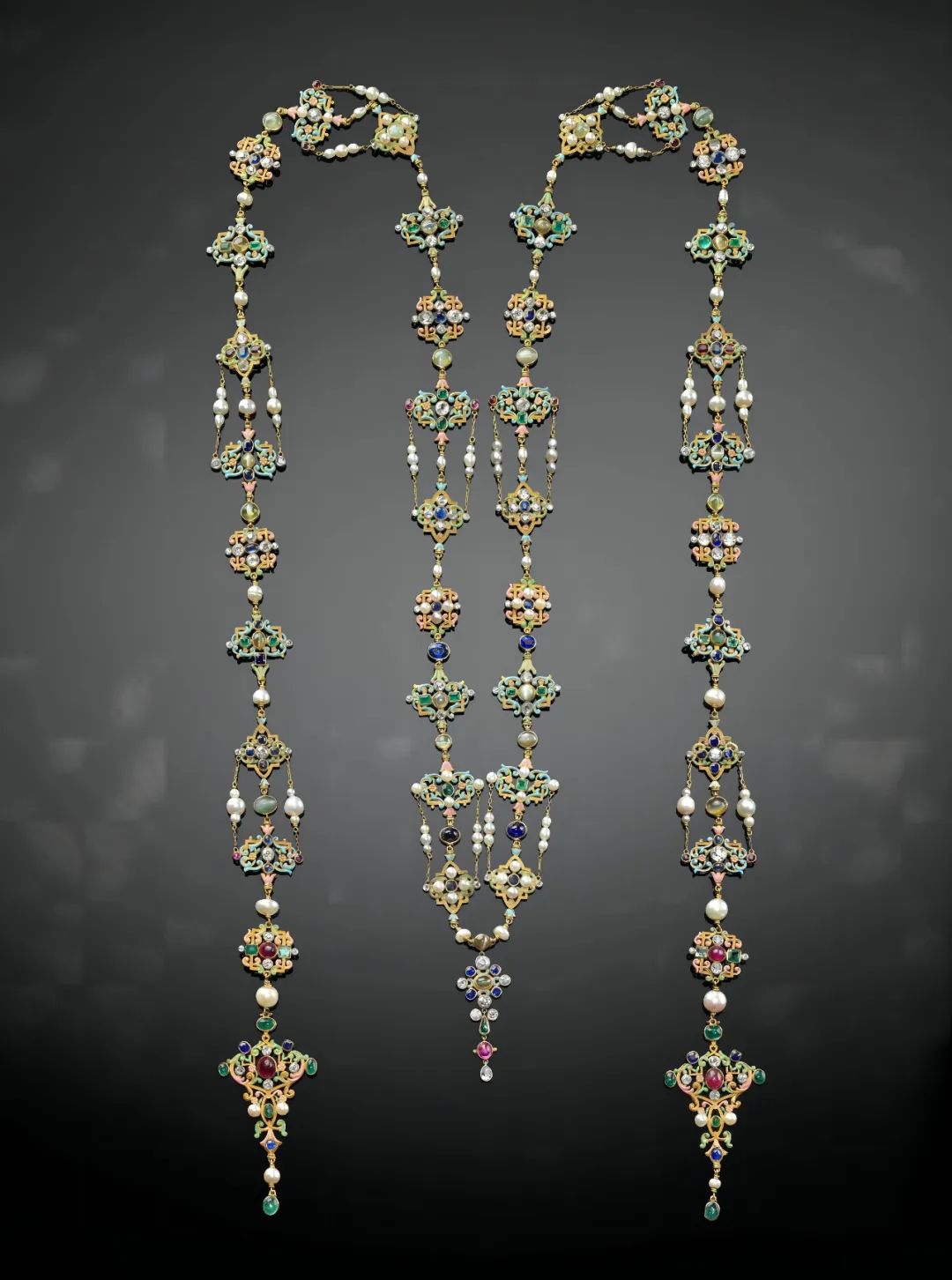 作品特火人不火?这次终于藏不住了!给你深扒这位低调传奇大师