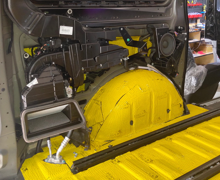 北京奔驰v260隔音改装效果,奔驰v260隔音改装郑州