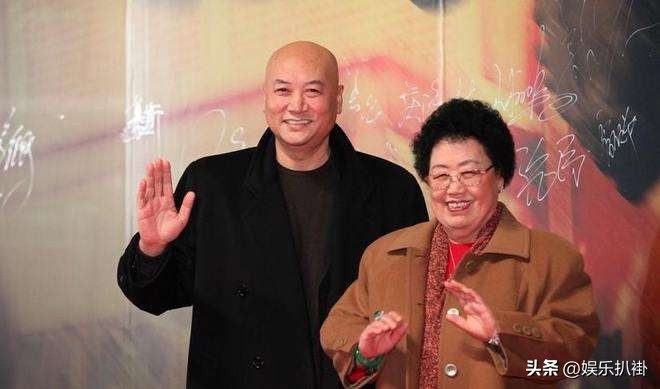 十大男星嫁富婆,娶富婆当老婆的4位男星