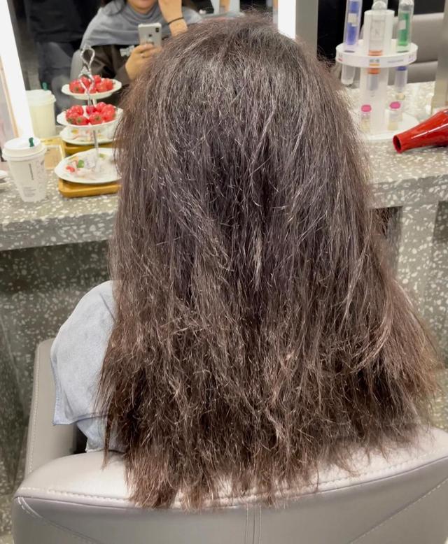 烫染毛躁发质怎么护理,染烫后头发特别干枯