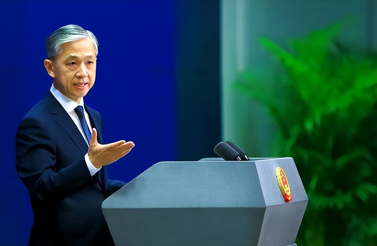 中国外长缺席金砖峰会，秦刚外长致电南非，并给予印度明确信号