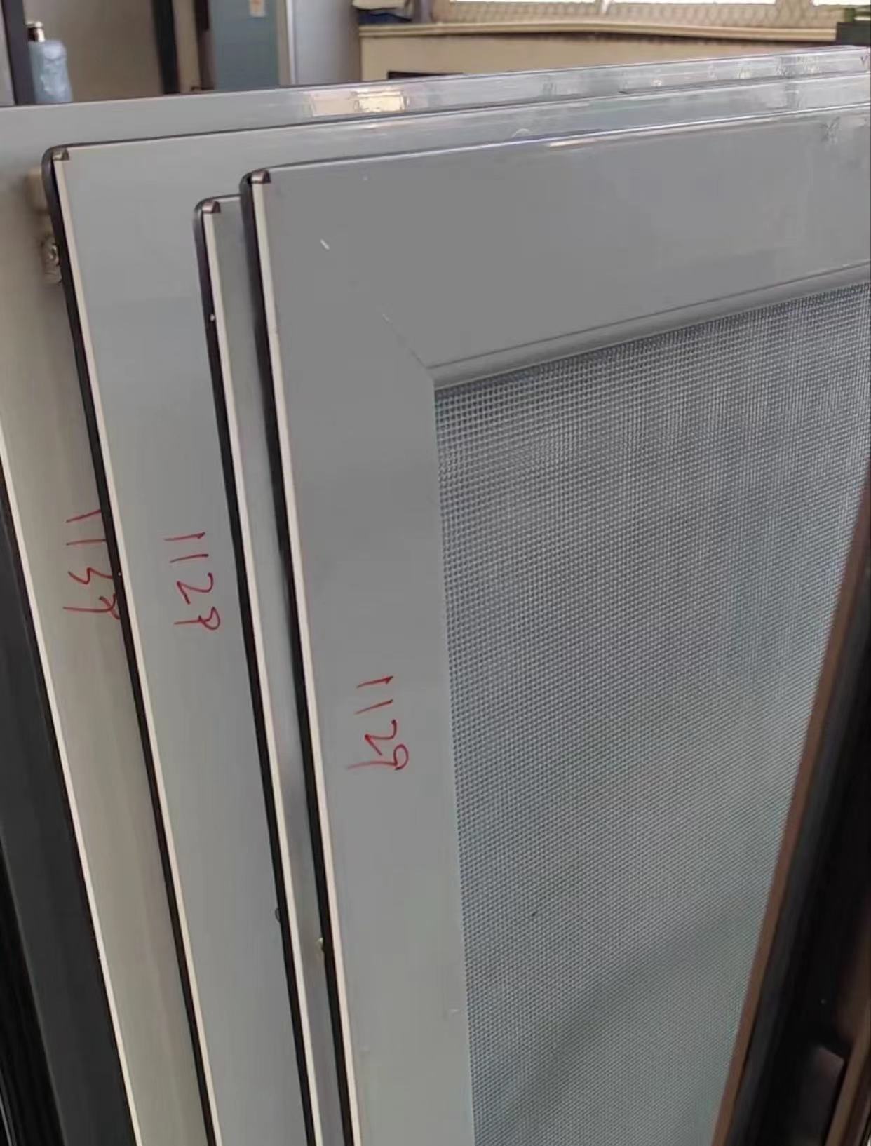 风靡一时的“金刚网纱窗”，为何不受待见了？只因4个缺点太突出