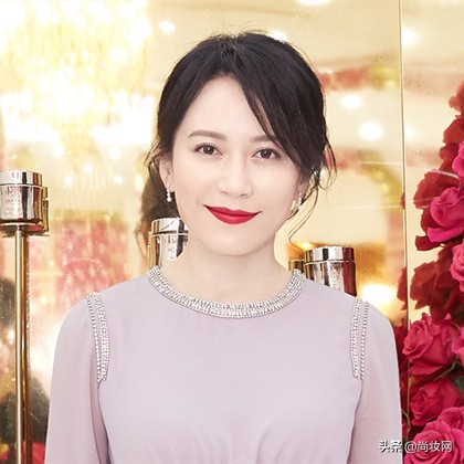 女人涂眼霜需避开几个误区,眼霜涂完涂精华要避开眼睛吗