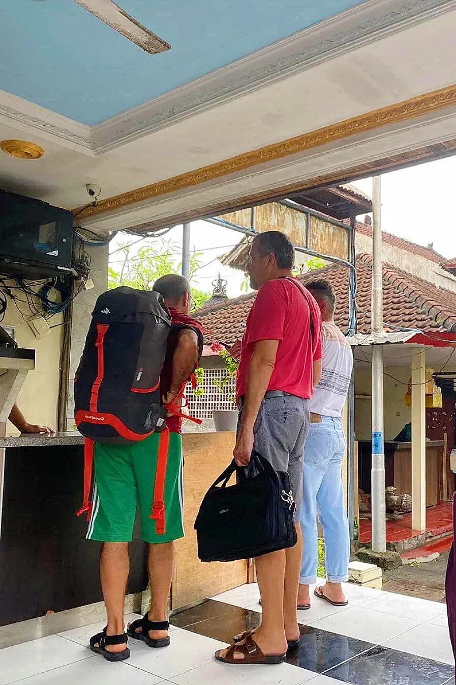 中国游客在巴厘岛发生什么事,两中国游客在巴厘岛身亡