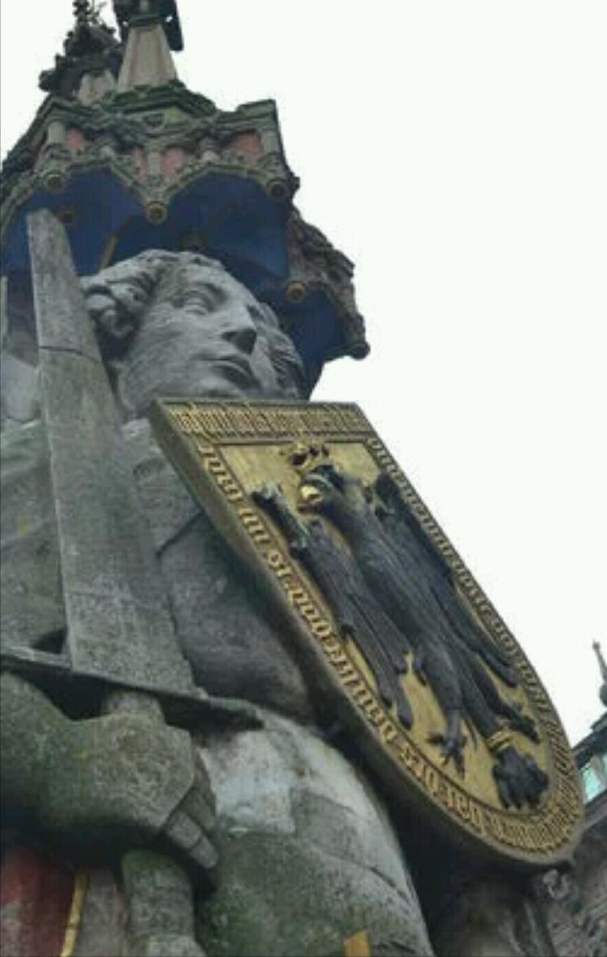 无坚不摧：《罗兰之歌》中骑士道精神的壮丽体现