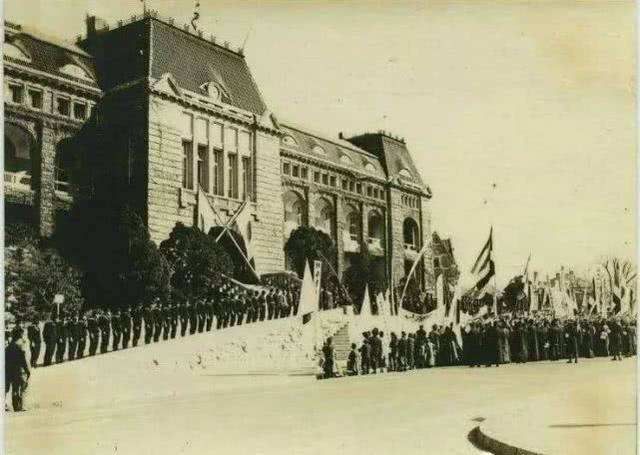 为什么山东沿海只有青岛发展最好,为什么青岛是山东第一大城市