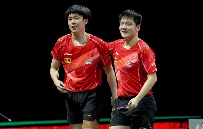 乒乓球领奖超燃时刻,乒乓球颁奖仪式升国旗视频