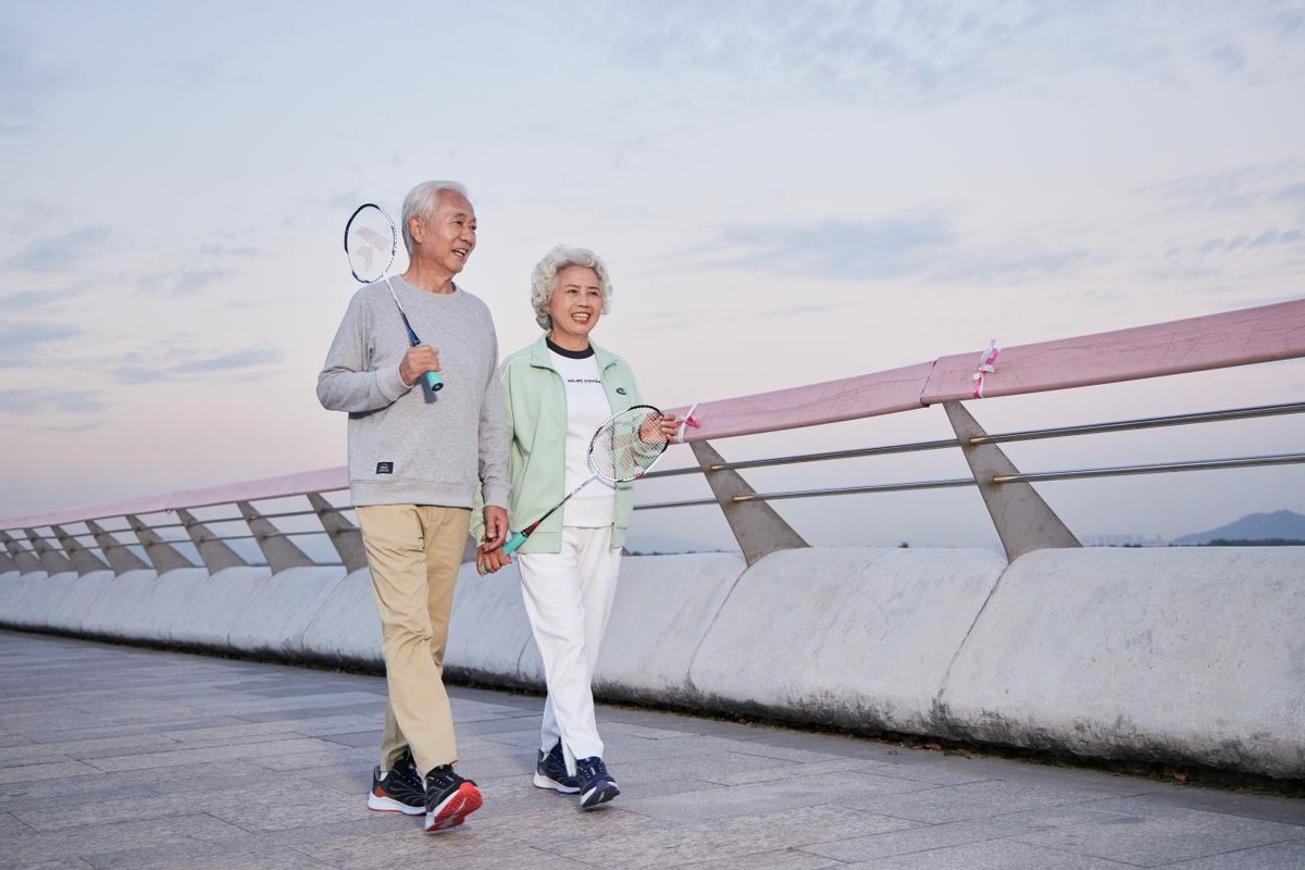 怎么推荐足力健老人鞋,足力健老年人鞋灰帮