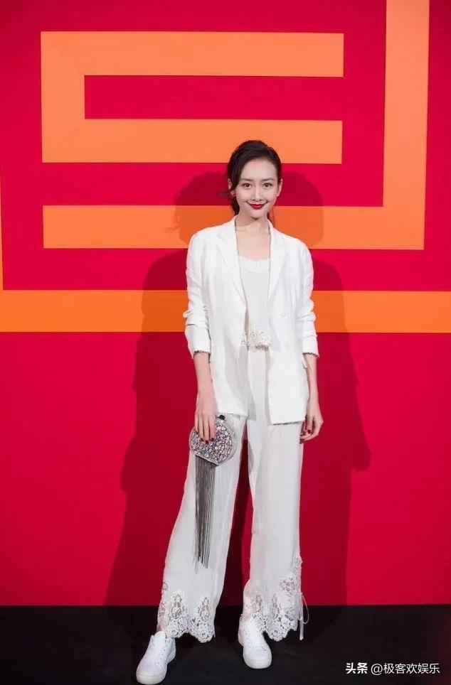 衣架子西装写真,男明星穿西装谁最好看