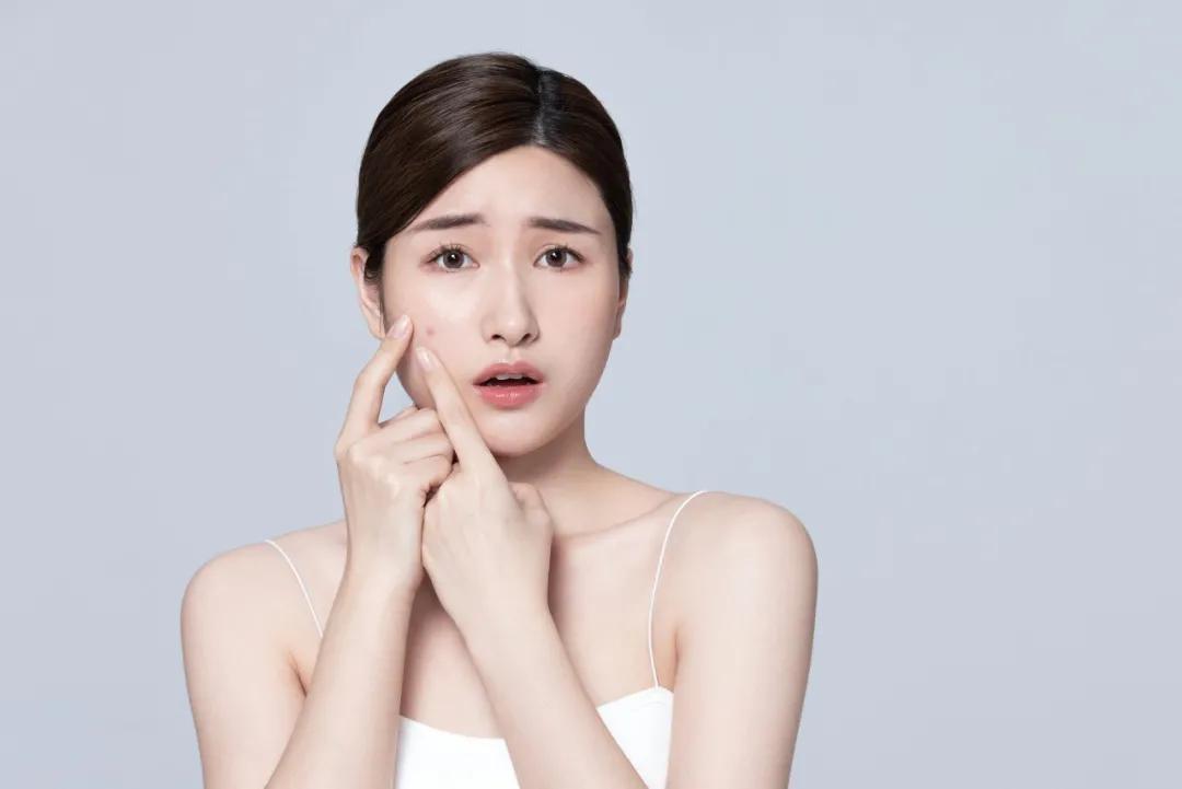 闭口护肤小常识,为什么护肤了反而长闭口