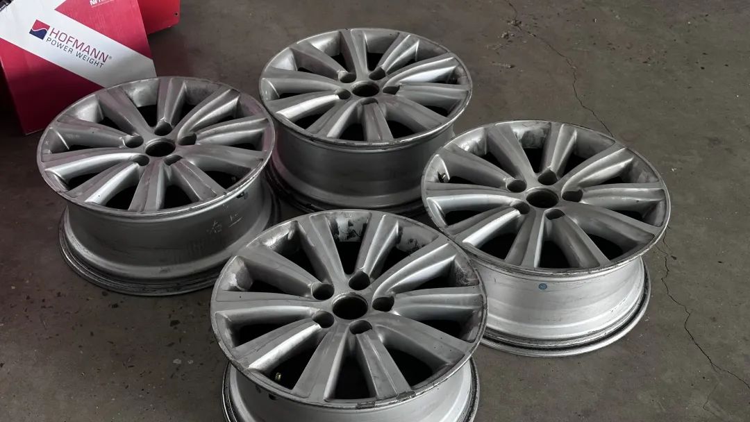 13代半皇冠底盘松散回炉重造,十三代皇冠彻底整备