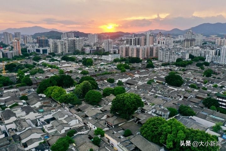 为强国建设民族复兴注入不竭精神动力——以习*平近**同志为核心的*党**中央引领中华文化创造性转化创新性发展纪实