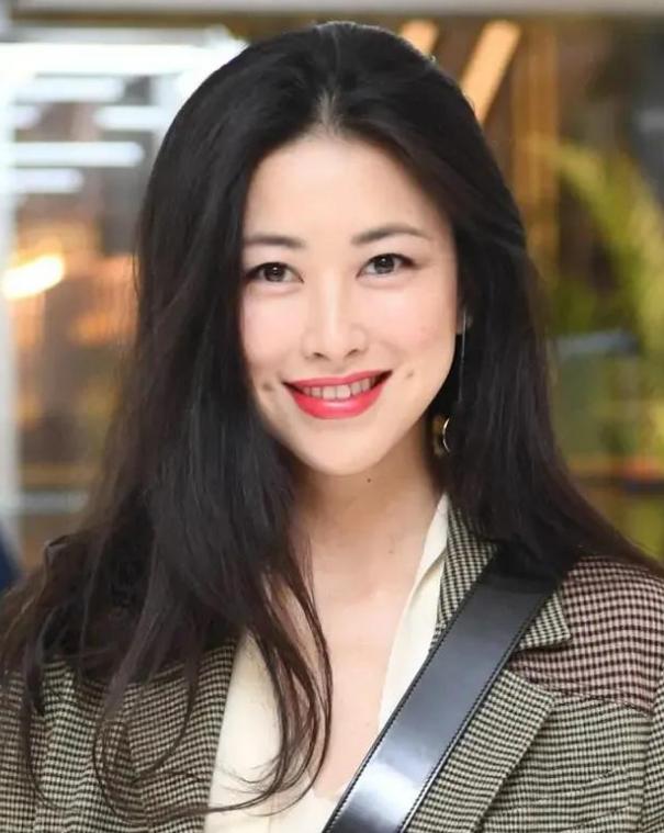 出身豪门女明星,盘点娱乐圈女星奢华婚戒