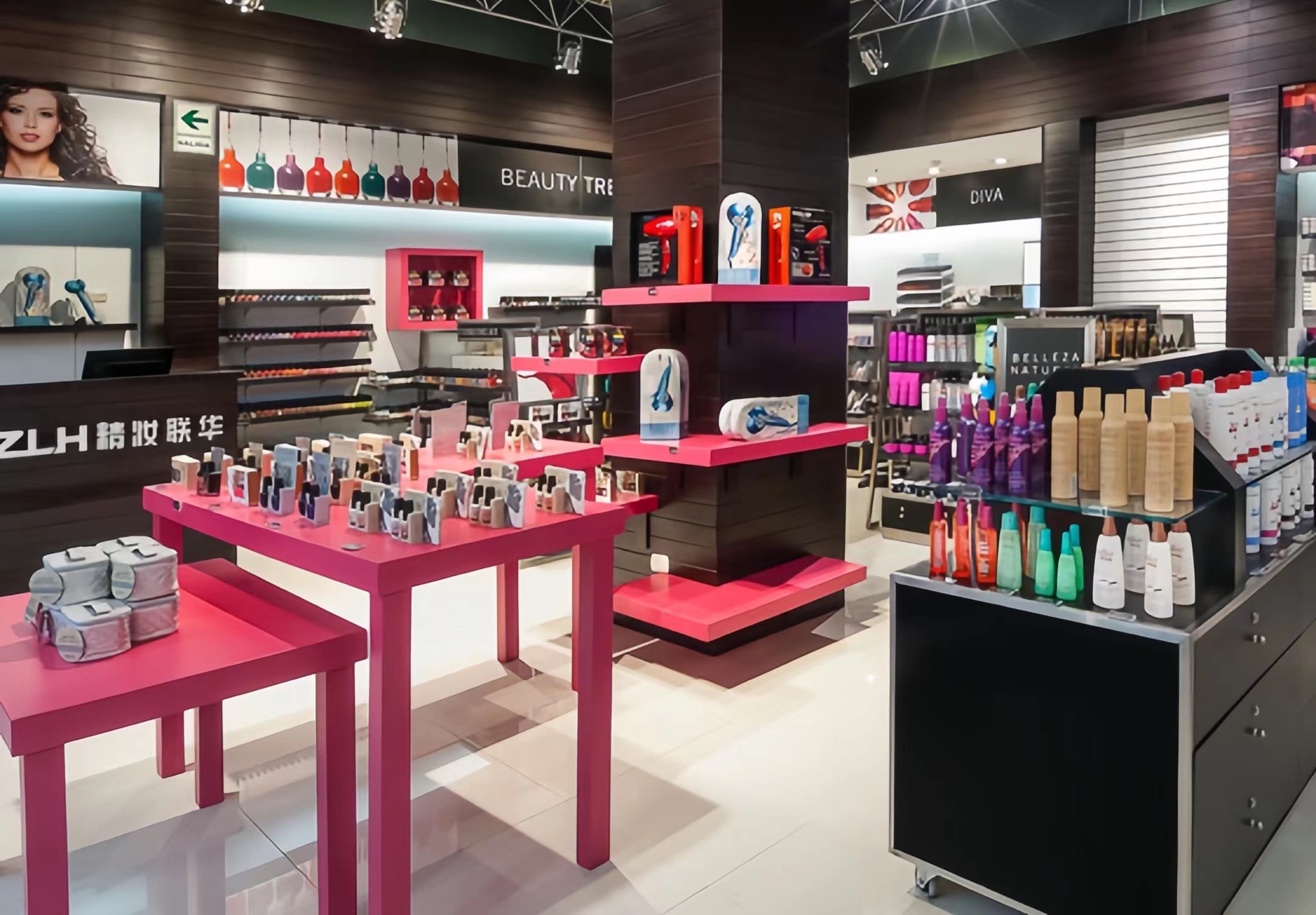 美妆店加盟创业项目怎么选比较好,广州美妆加盟哪个品牌好呢