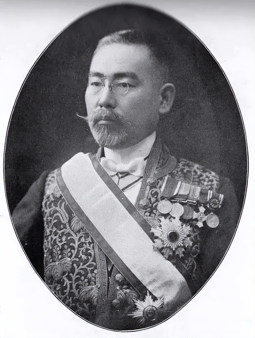 鍔冲姩鍏洯鐏溅澶翠綋鑲插満,婊￠搧