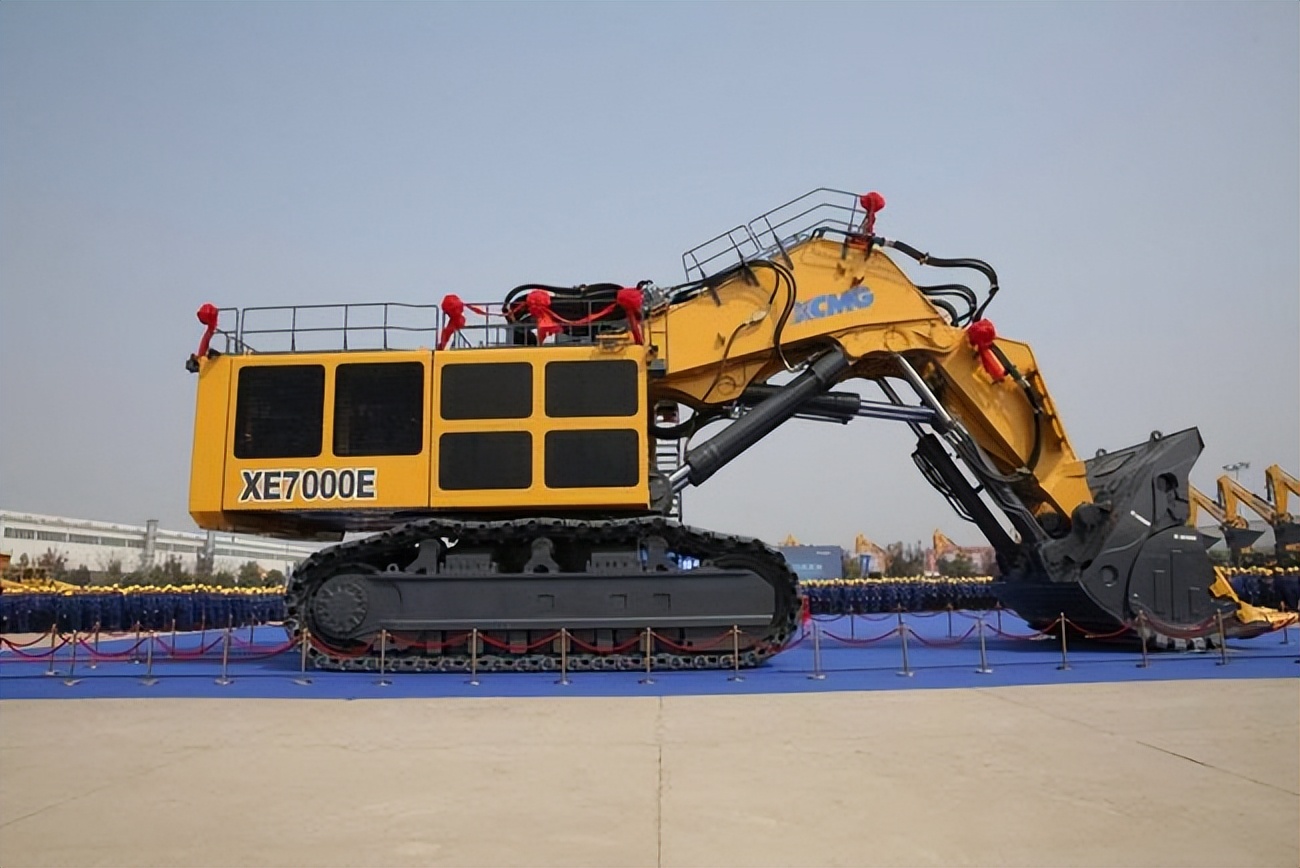 日本最大挖掘机有多强？和中国“神州第一挖”相比，谁能更胜一筹