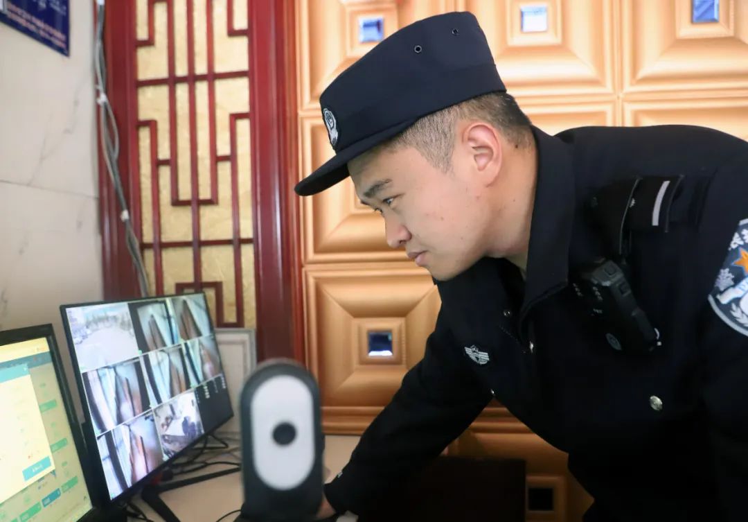 【公安心向*党**护航新征程】“@詹天琦早上不许来上班”