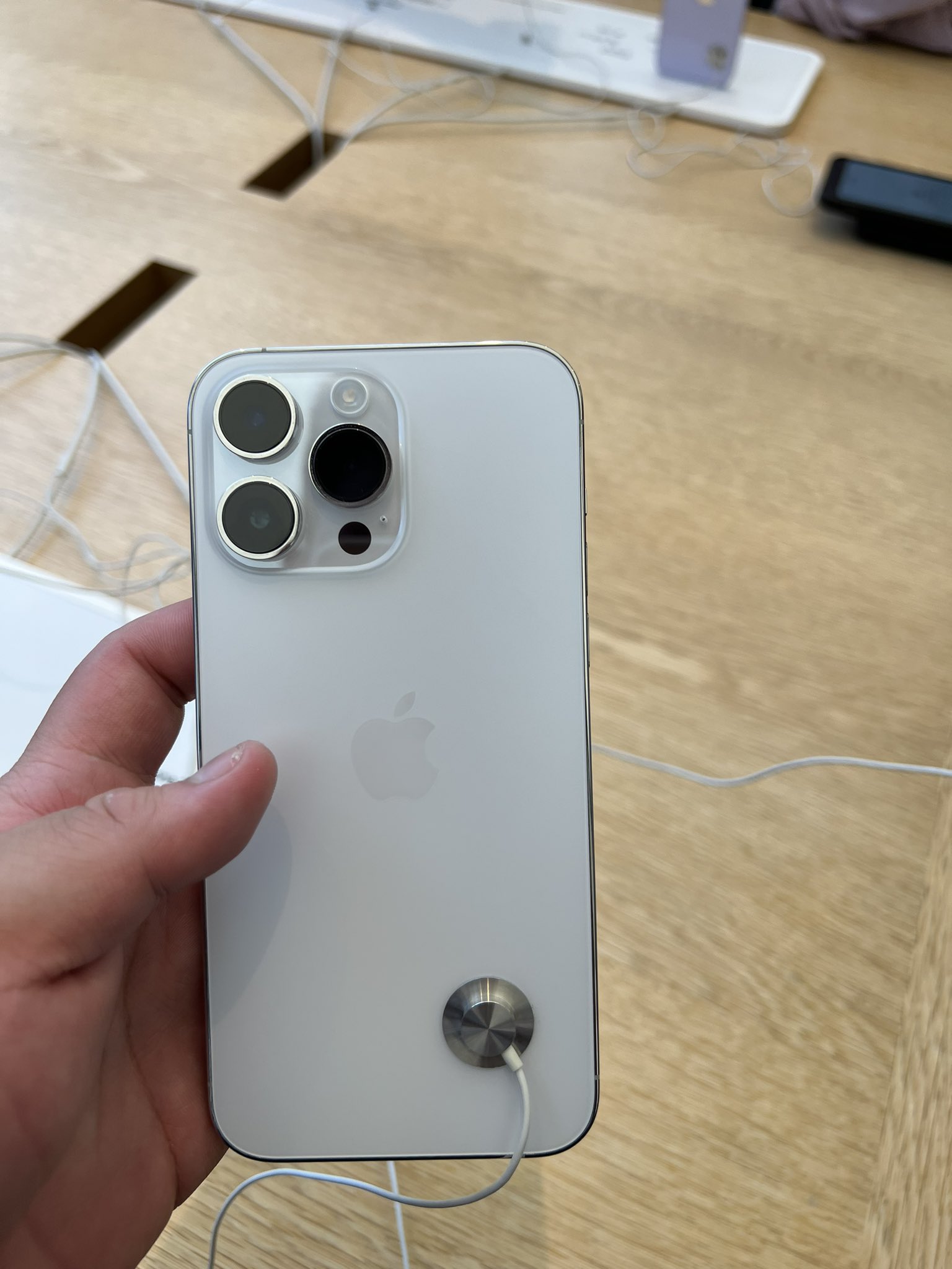 刚买的iPhone不好用？可能是打开方法不对，新用户请备好这些配件