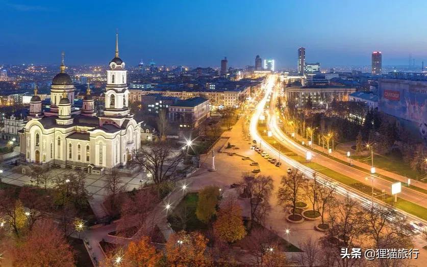 卢甘斯克、顿涅茨克在乌克兰东部，顿涅茨克足球队很有名