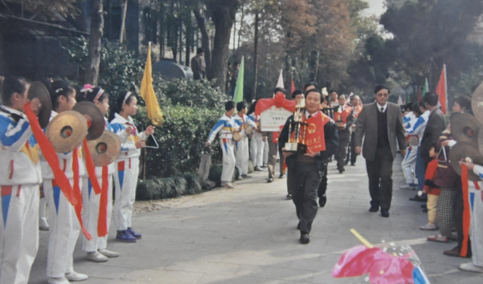 一代鞋王破产完整视频,一代鞋王去世